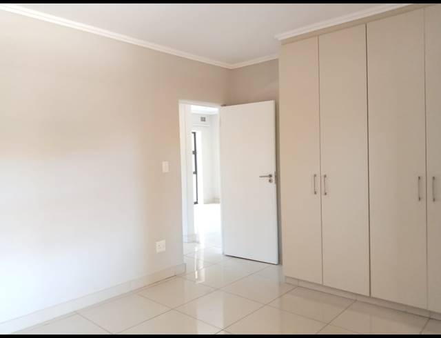 2 BEDROOM APARTMENT FOR SALE IN UMHLANGA RIDGE